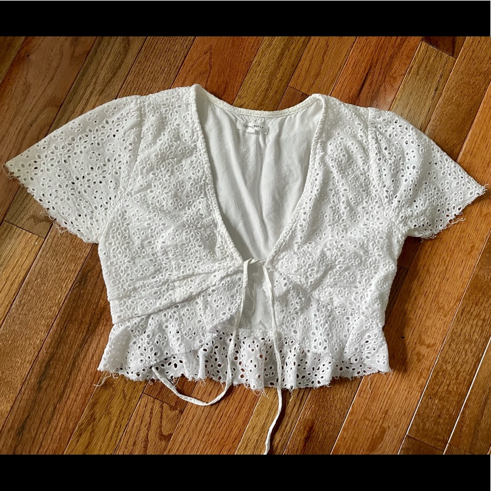 White textured tie crop top